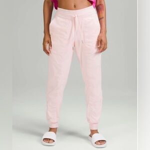 Lululemon Dance Studio Mid-Rise Lined Jogger
Strawberry Milkshake W5BZIS